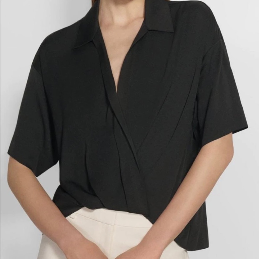 Theory twist blouse in stretch silk (Black). Brand new with tags! Never worn